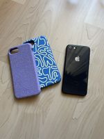 iPhone 8, inl. 2 Pela Hüllen, Screen gesprungen