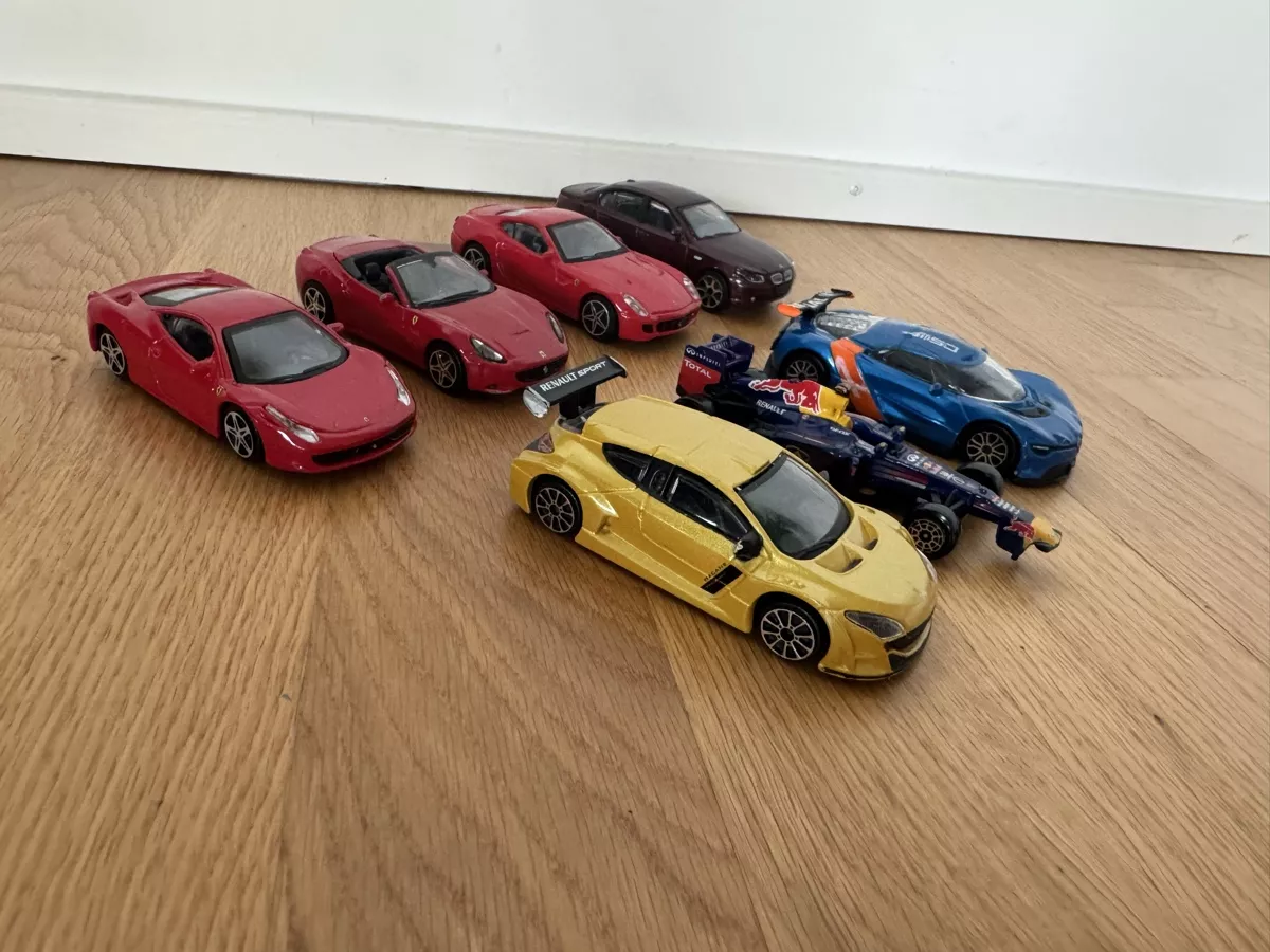 Bburago Modellini d'auto: Set Bburago Modellautos  – Usato da Zürich venduto da wtpooh 1