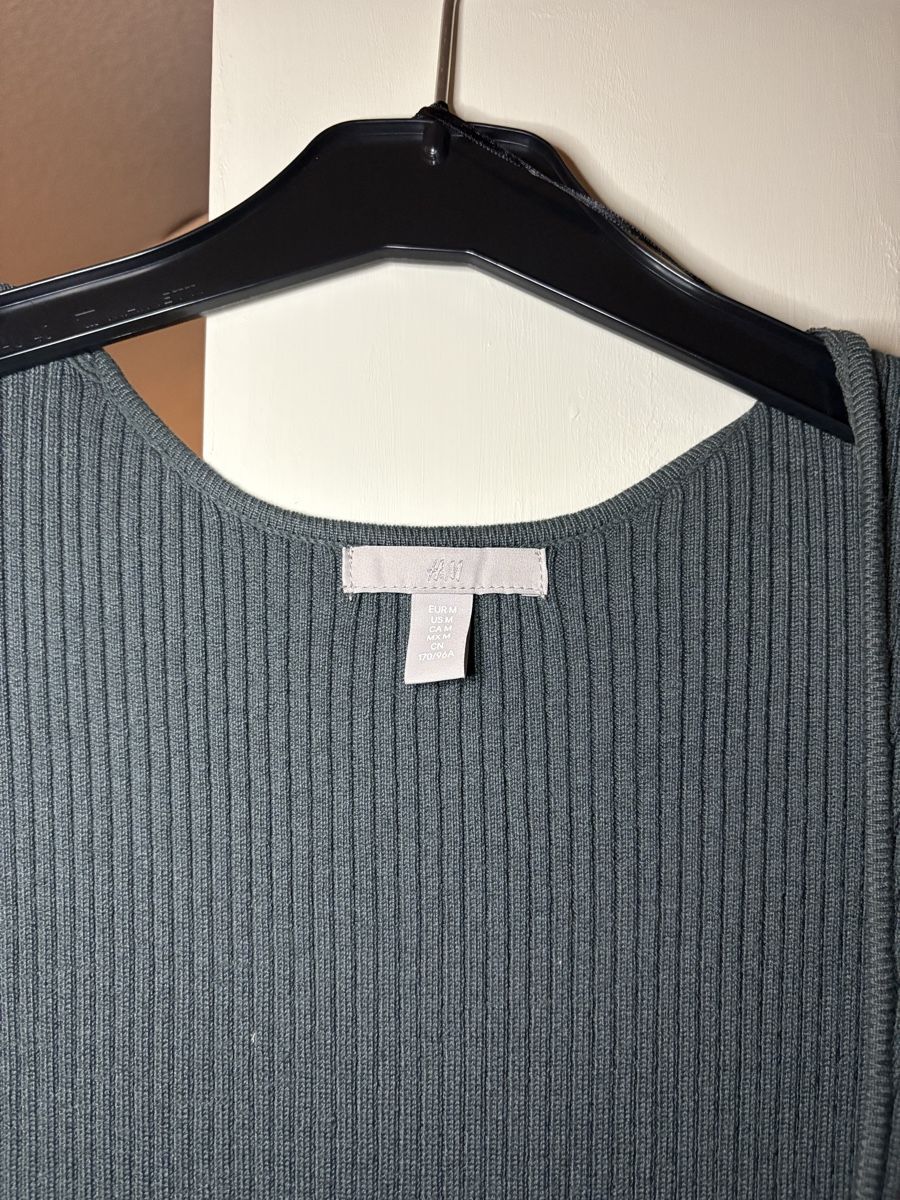 H&M Robes: Blaues Strickkleid – Neuf (Voir description) à Olten par edona_muslija 3