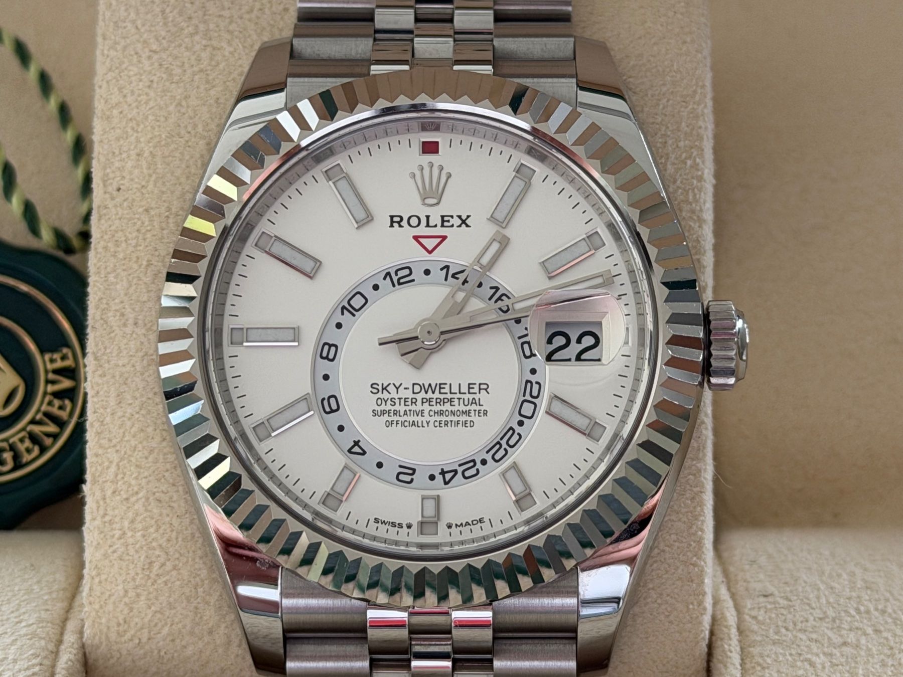 Rolex Orologi: Rolex SkyDweller white Dial new Reference Nr. Jubilee – Usato da Aarau venduto da trader1000 1