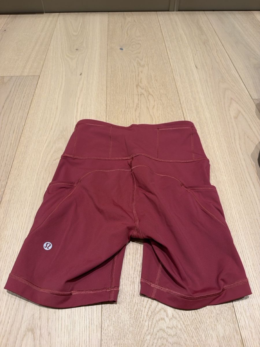 Lululemon Leggings: Lululemon shorts – D'occasion à Zürich par sat_6pvq 1