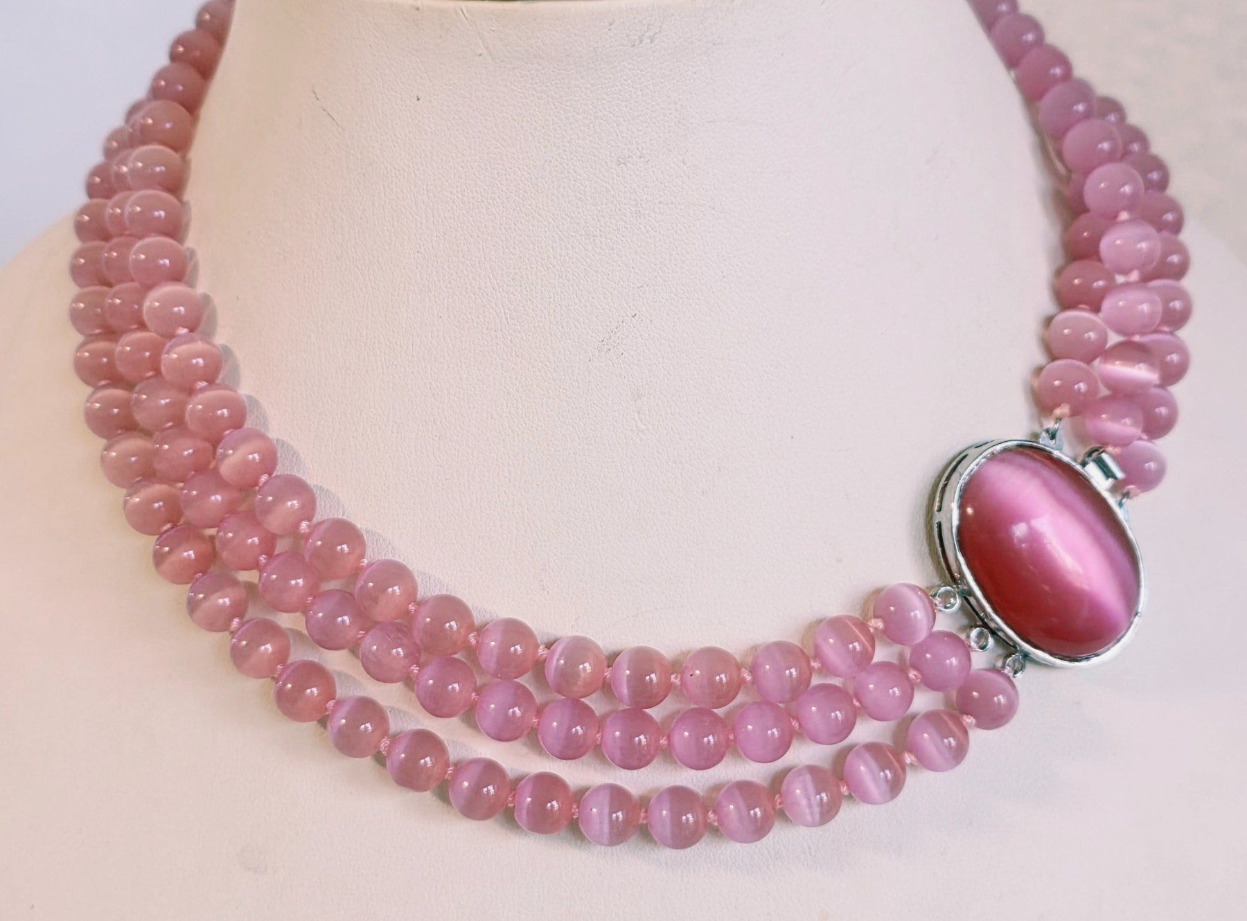 Catenine: Collier rose 3-reihig mit ovalem Cabochon, neu – Nuovo (secondo la descrizione) da Zürich venduto da benedikt12 2