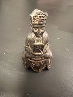 Statuette ancienne asiatique personnage assis, patine noire