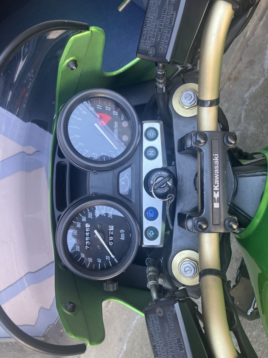 Kawasaki Strada: Kawasaki ZRX 1200 R – Usato da Buttikon SZ venduto da toyotamech 6