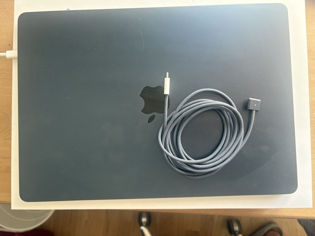 Apple Notebooks: MacBook 15 M3 – Neu (gemäss Beschreibung) aus Adliswil von van_yrp8 2