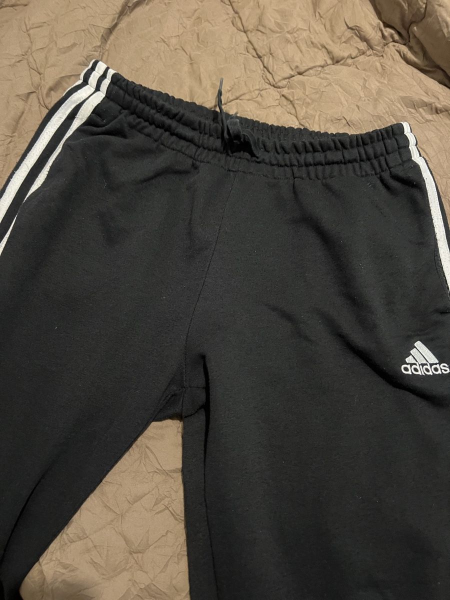 Adidas Tute: Tuta Adidas nera, taglia L – Usato da Genève venduto da gio_8l97 2