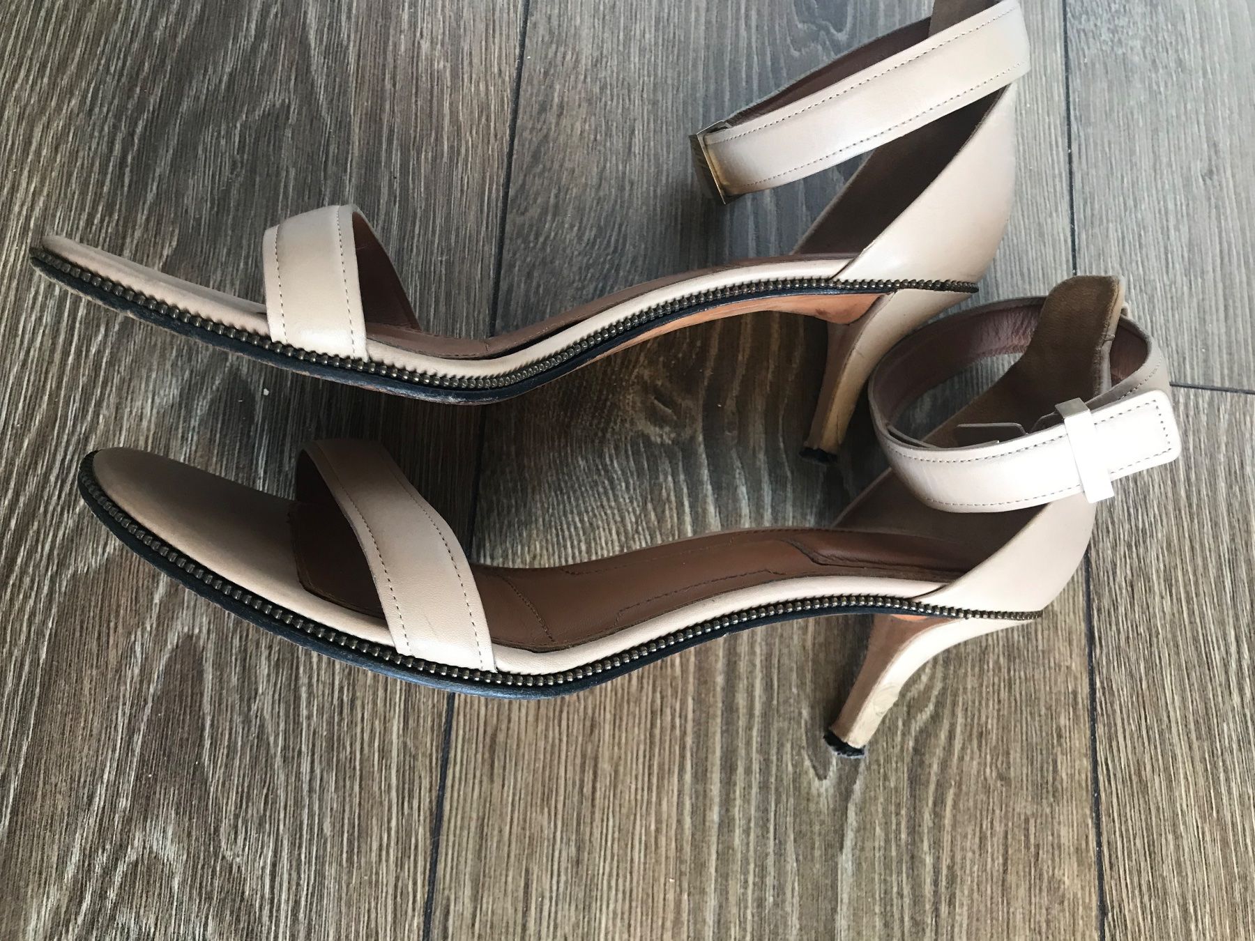 Givenchy Scarpe da donna: Givenchy sandales 39 – Usato da Grimisuat venduto da eliseba88 2