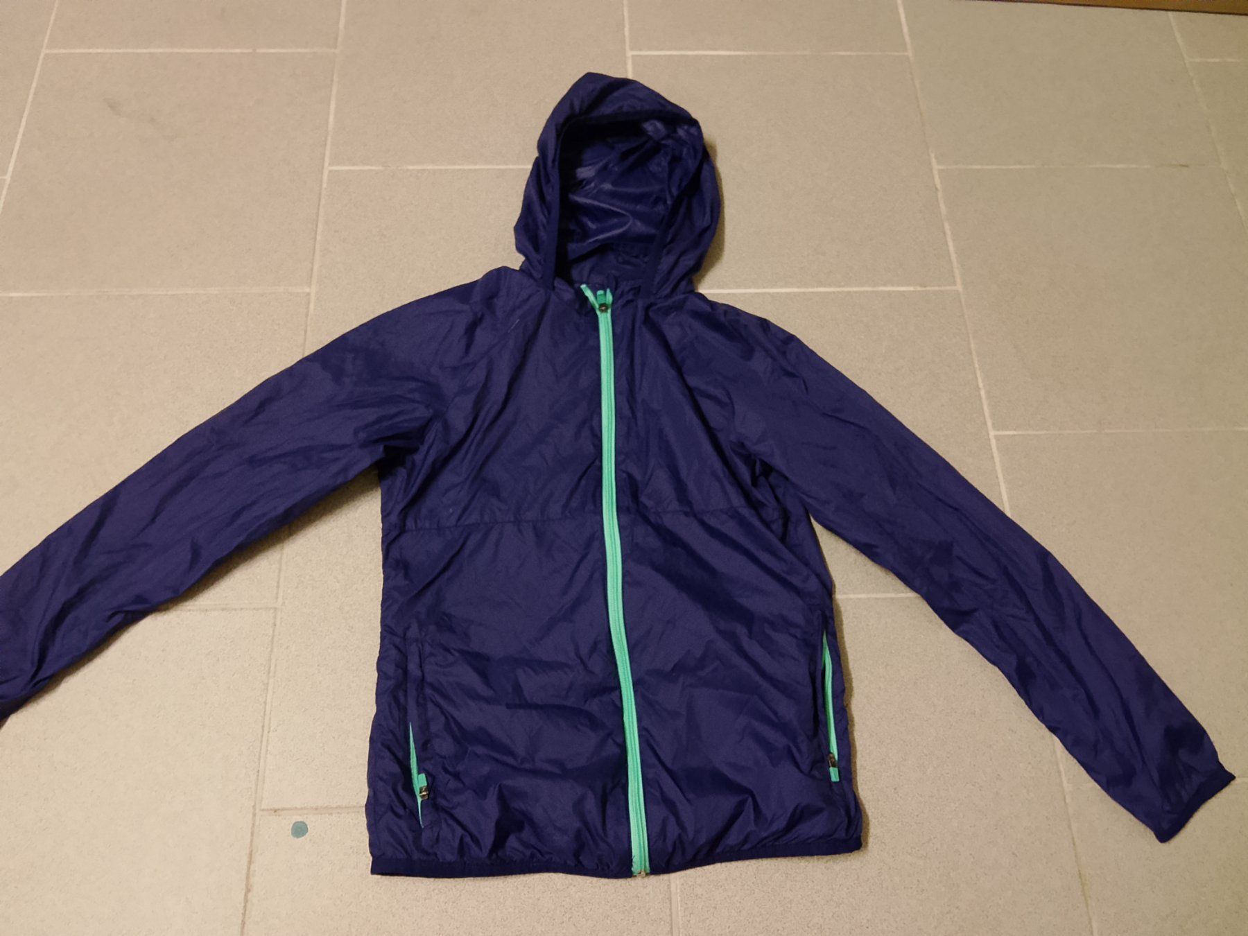 Decathlon Giacche & Cappotti: Leichte Windjacke KIPRUN Gr. 140 for Junge – Nuovo (secondo la descrizione) da Bellikon venduto da MellonCollieMitTwint