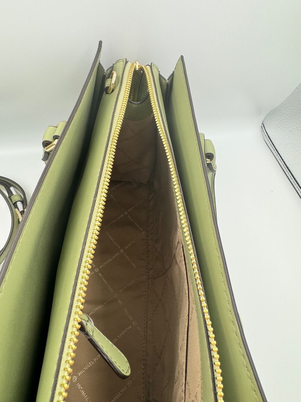 Michael Kors Borse da donna: Michael Kors Tasche light sage – Nuovo e nell'imballaggio originale da Wiedlisbach venduto da Sistershop 3