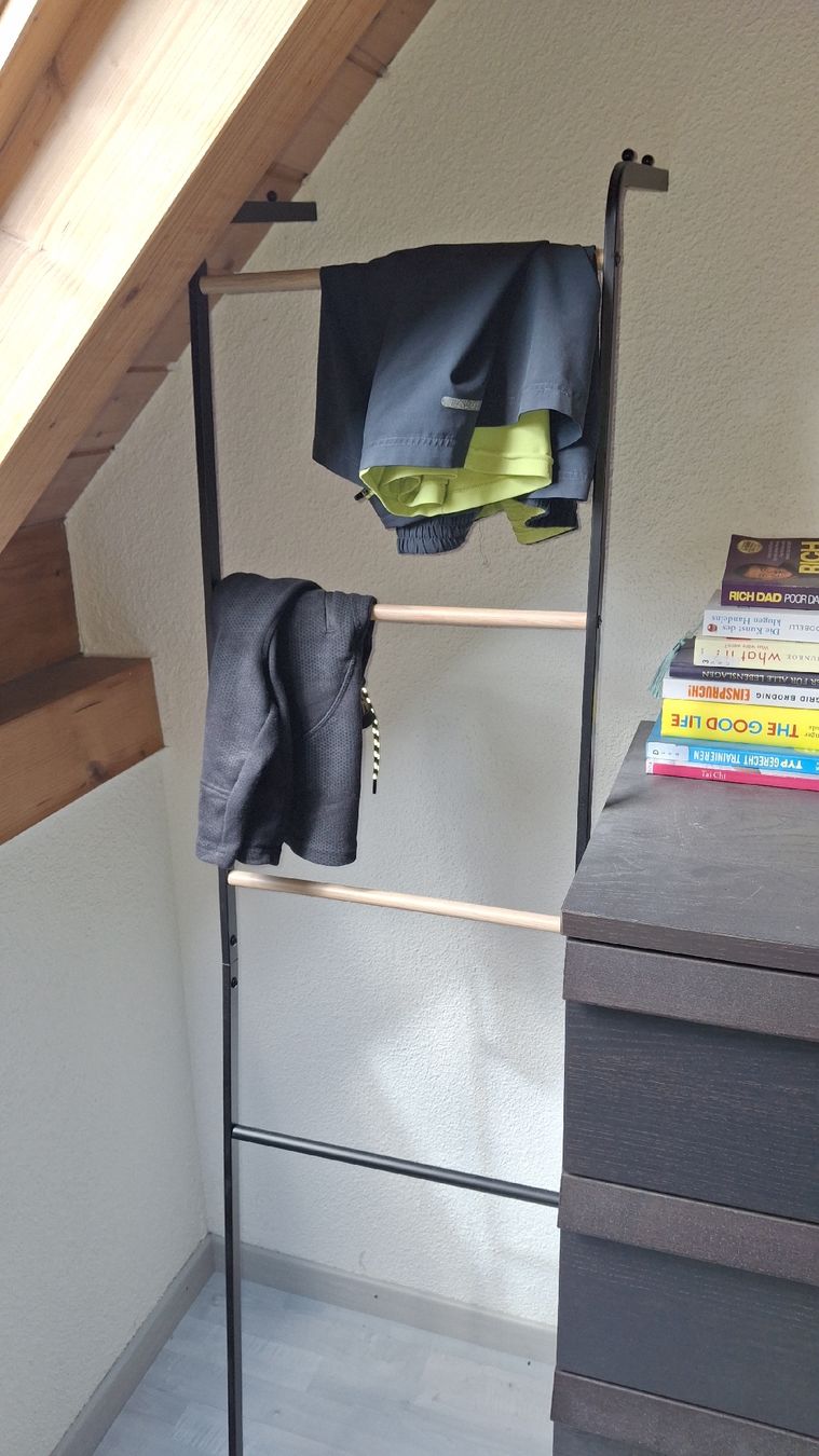 Sonstige Dekorationen & Accessoires: 2 Schlanke Kleiderstaender / Handtuchhalter – Gebraucht aus Aadorf von Danisahne86 2