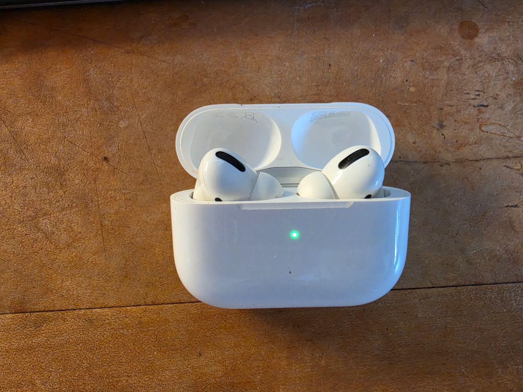 Apple Cuffie: AirPods Pro – Usato da Zürich venduto da johannesnaomi
