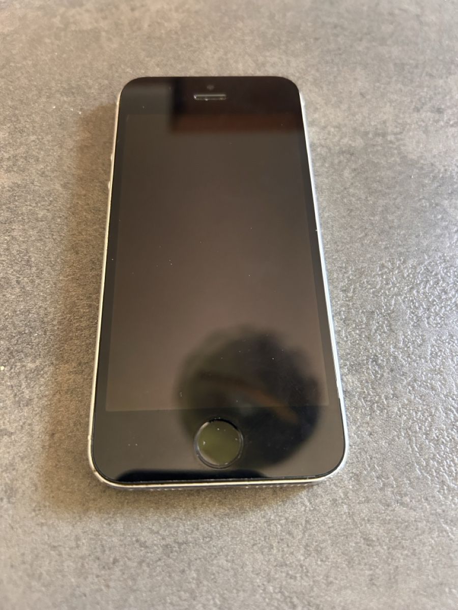 Apple Handys / Smartphones: iPhone 5s Silber 32GB  – Defekt aus Birwinken von Swissseller1408