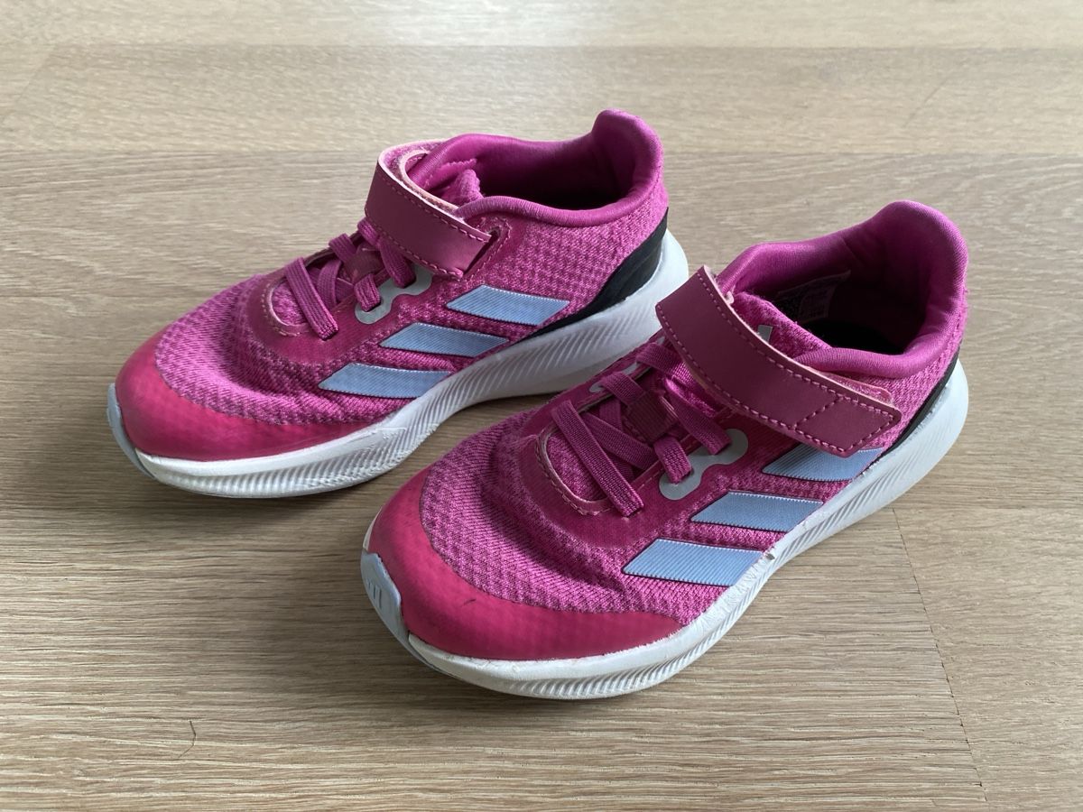 Adidas Scarpe per ragazze: Adidas Schuhe - Gr. 29 – Usato da Hergiswil NW venduto da mar_js5v