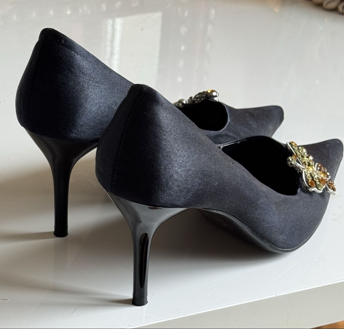 Damenschuhe: Vintage satin heels – Neu (gemäss Beschreibung) aus Aigle von 029_mbn 4