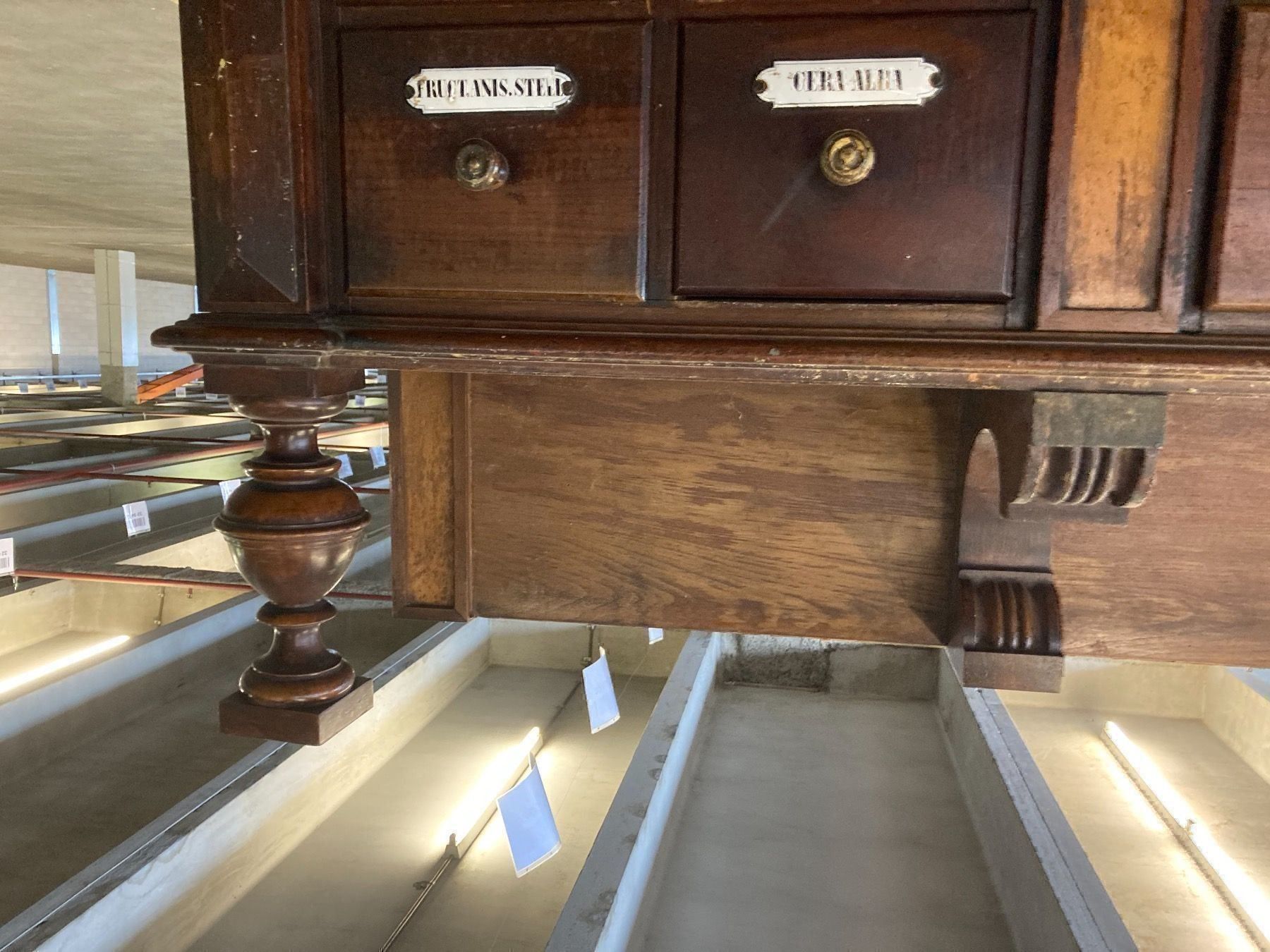 Armadi: Antiker Apothekerschrank Leipzig 1880 – Usato da Buchs ZH venduto da JPK7 5