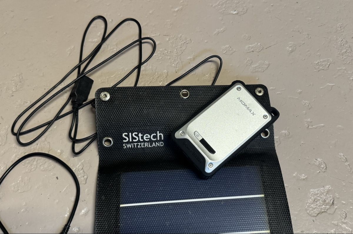 Solargeräte und Solarprodukte: Portables Solarpanel Sistech mit Powerbank – Gebraucht aus Uetendorf von mida04 1