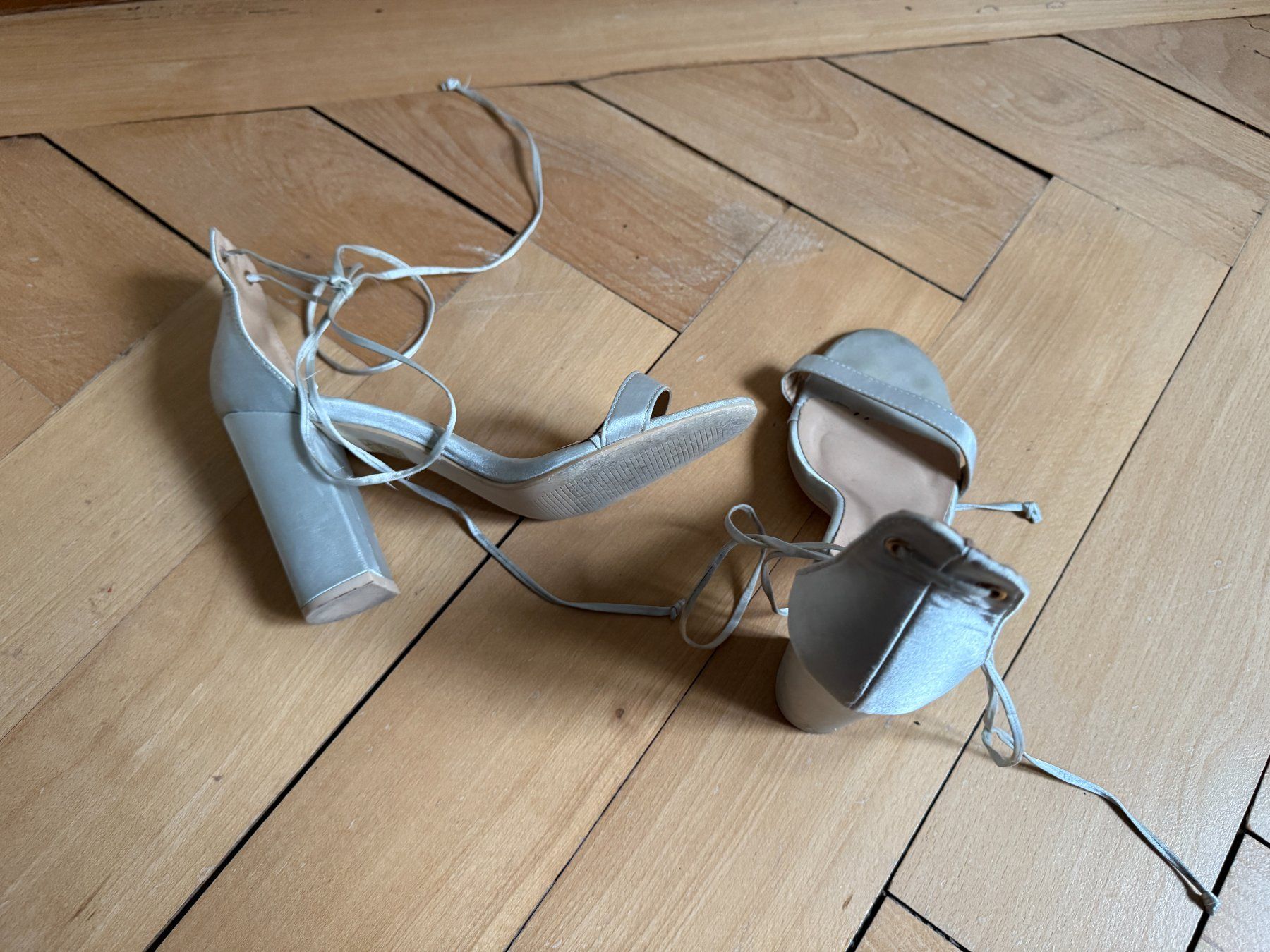 Scarpe da donna: BE MINE - High Heels Sandale silbern 39 – Usato da Zürich venduto da Diazaio 3