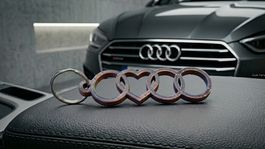 Audi Herz Schlüsselanhänger – Ringe mit Herz-Design