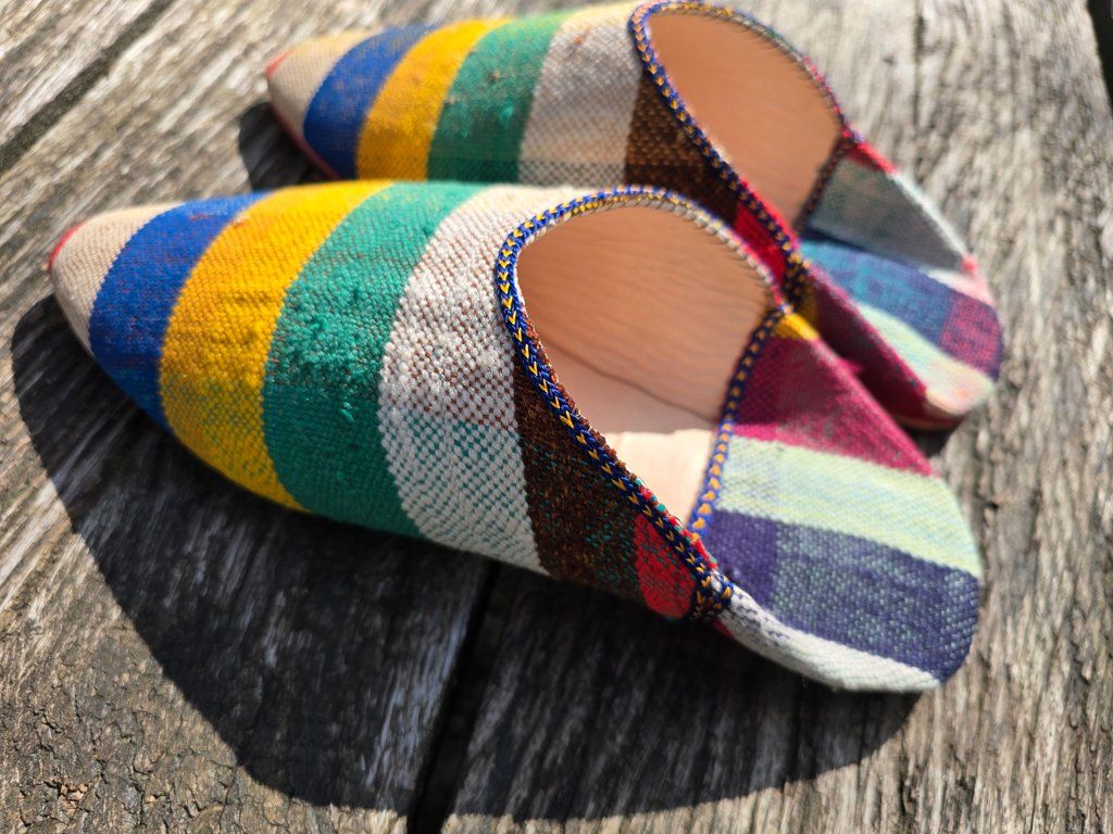 Scarpe da donna: Babouches: Kelim (39) – Nuovo (secondo la descrizione) da Romanshorn venduto da Rachacha 1