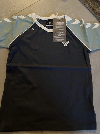 Neu !! Kinder T-Shirt Grösse 98 Hummel