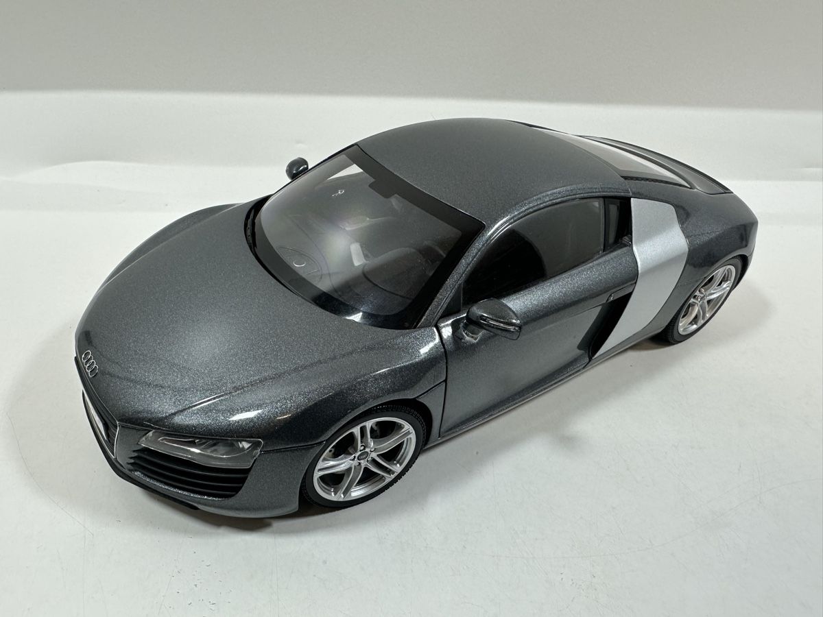 Kyosho Modellini d'auto: Audi R8 1:18, anthrazit-silber, KYOSHO – Usato da Zofingen venduto da rf9_x2xt 1
