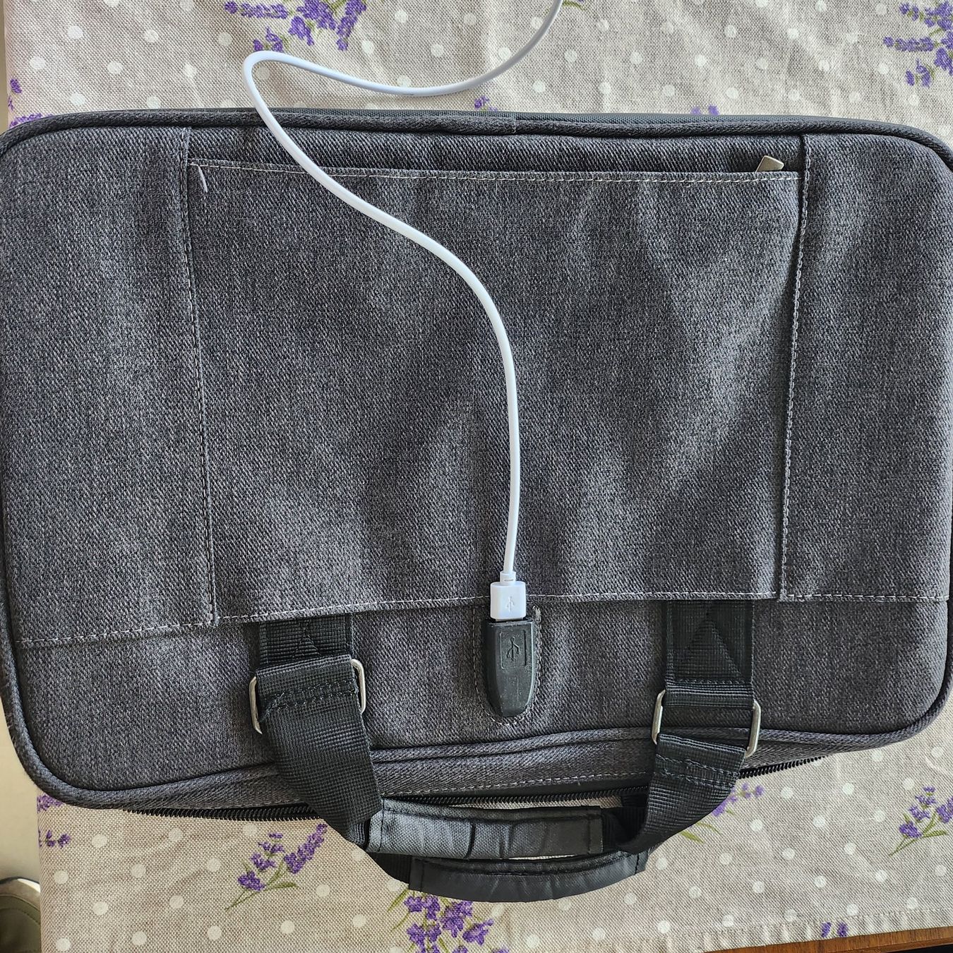 Borse: HP Notebook Tasche  Gewebe strapazierbar mit USB Anschluss – Nuovo (secondo la descrizione) da Unterägeri venduto da ani_pn8n
