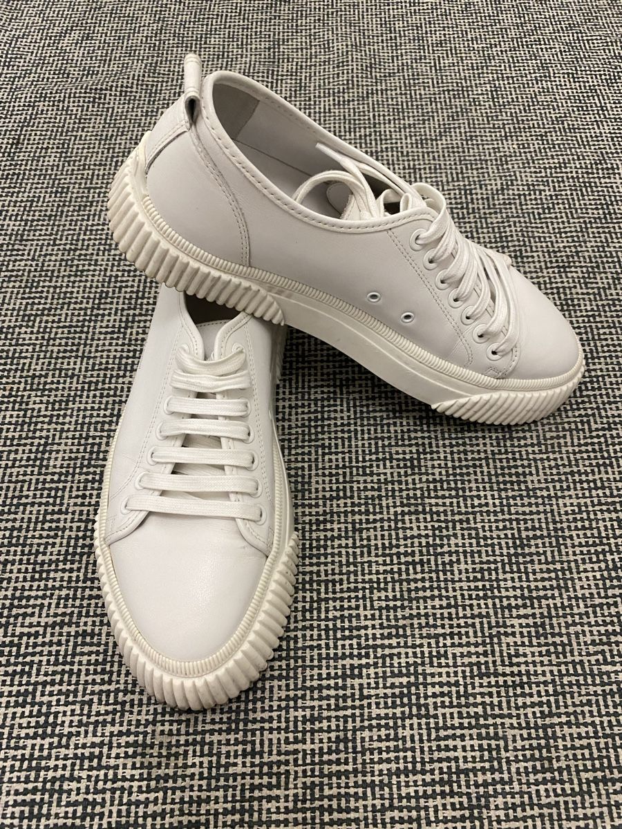 Scarpe da uomo: AMI Paris - Baskets blanches en cuir – Nuovo (secondo la descrizione) da Genève venduto da TheMattiBoutique 1