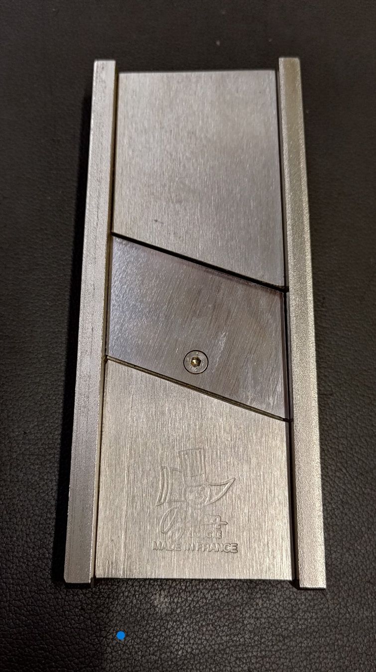 Elettrodomestici da cucina: Trüffelhobel Louis Tellier – Nuovo e nell'imballaggio originale da Gerzensee venduto da cobo02 1