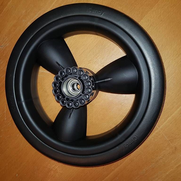Kinderwagen: I Candy Peach 3 Hinterräder schwarz – Gebraucht aus Winterthur von Happy-Baby 1