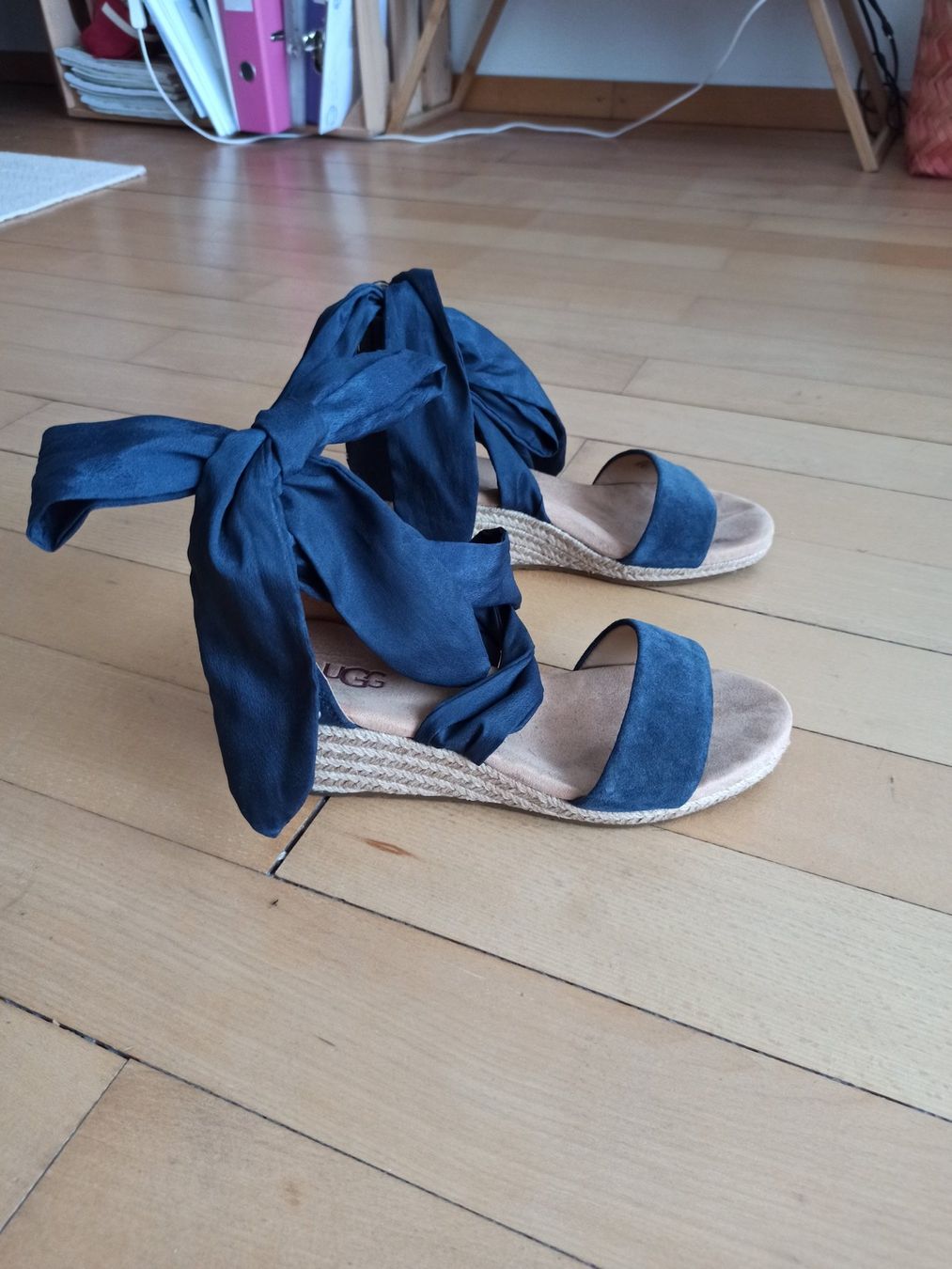 Ugg Damenschuhe: Original UGG Espadrille – Gebraucht aus Zürich von iri_55v6