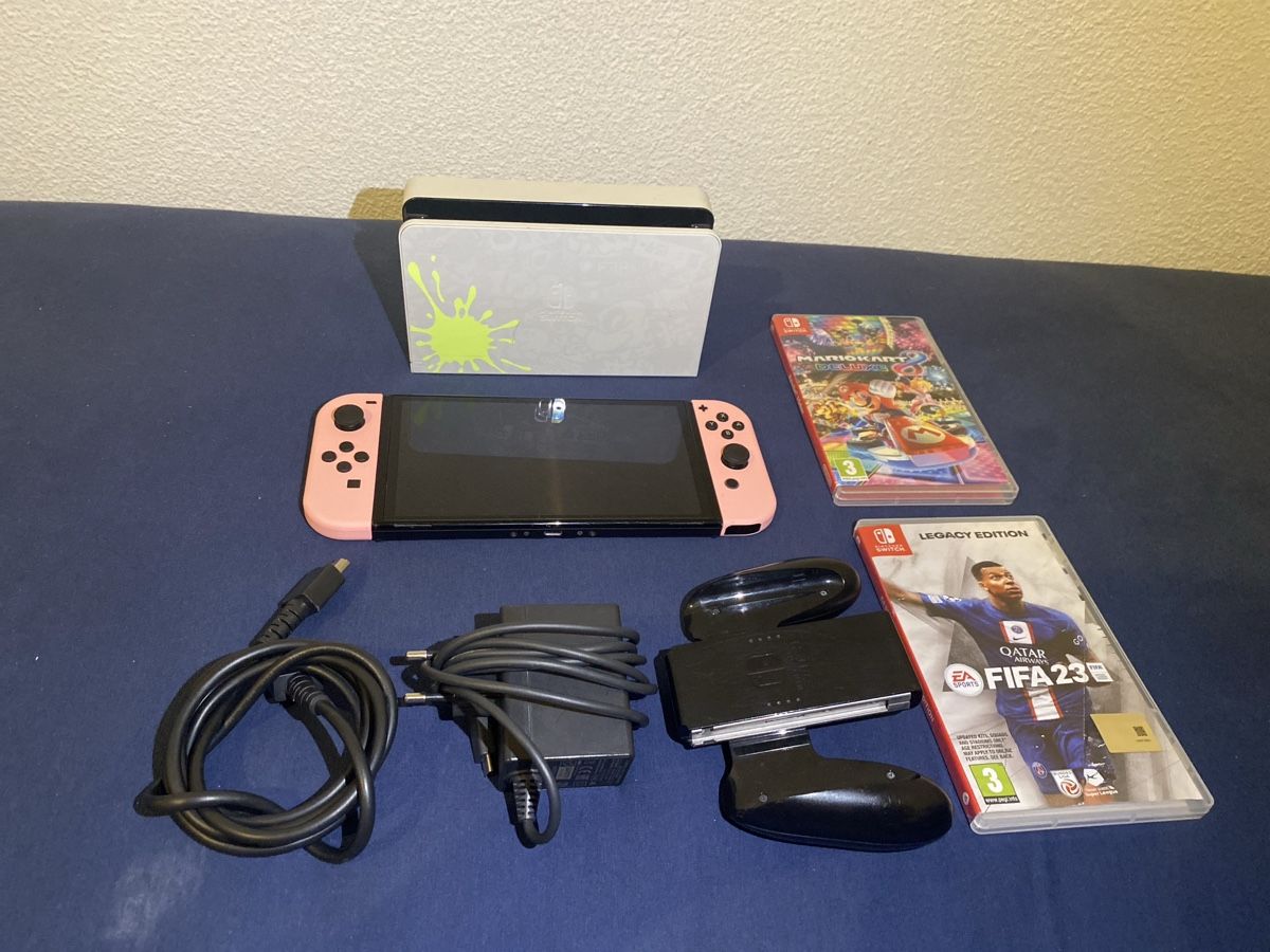 Nintendo Konsolen: Nintendo Switch OLED Splatoon 3 Edition – Gebraucht aus Zürich von Delfin800
