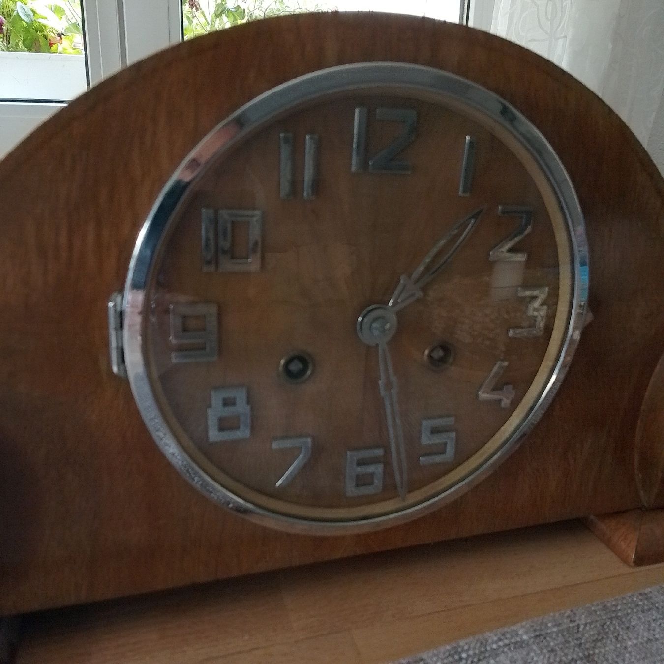 Orologi da terra & Orologi da parete: Buffetuhr ,  Albert Heer Uhrmacher 16. Sept. 1946 – Usato da Schaffhausen venduto da CH8200