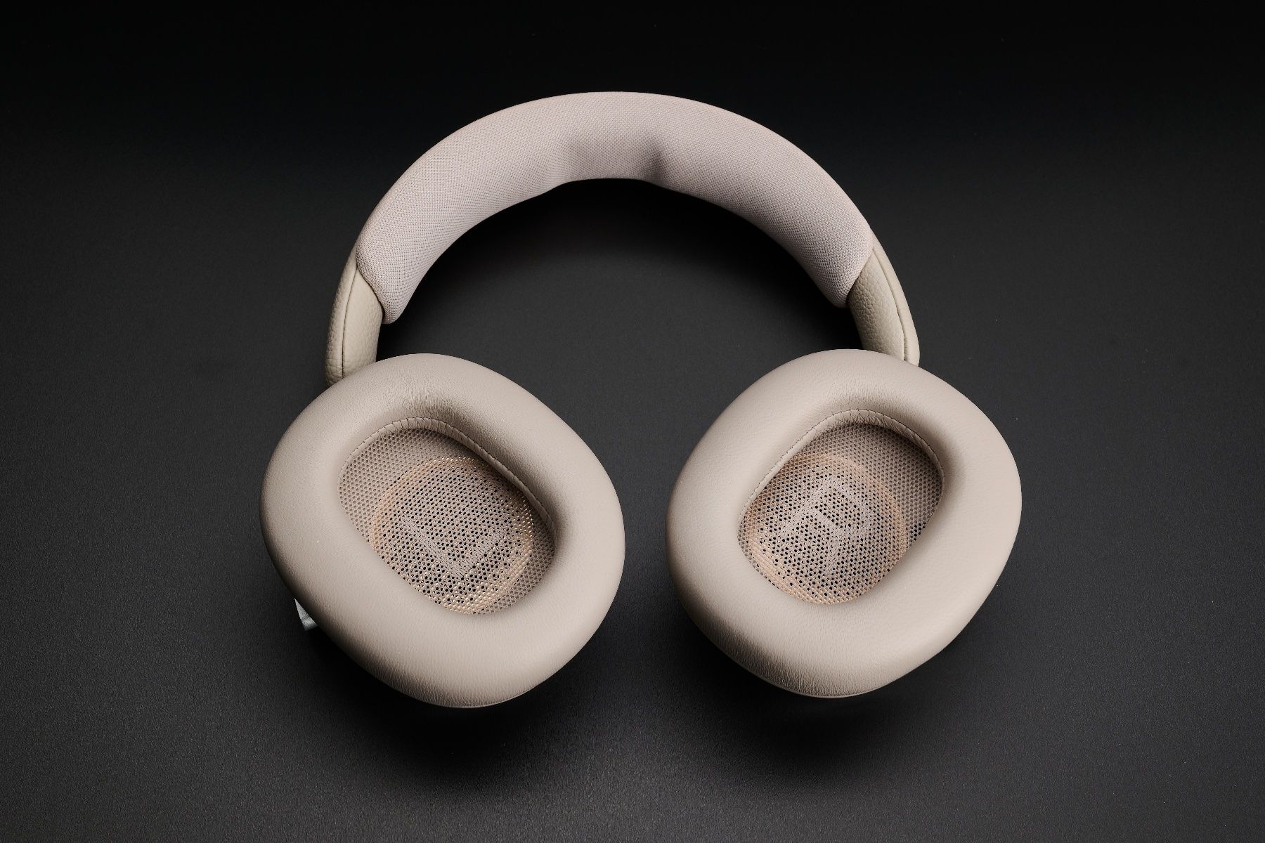 Bang & Olufsen Cuffie: Bang & Olufsen Kopfhörer Beoplay H100 Leclerc – Nuovo e nell'imballaggio originale da Biberist venduto da rz_3356 1