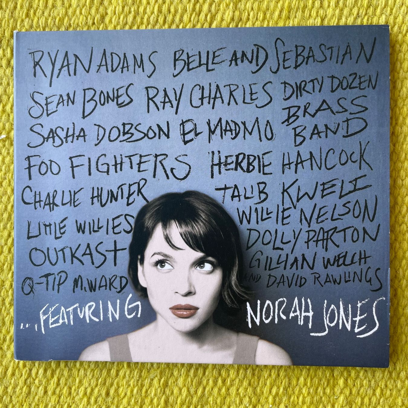 CDs: NORAH JONES-…FEATURING (DIGIPACK) – Gebraucht aus Rorschacherberg von CD-Roli