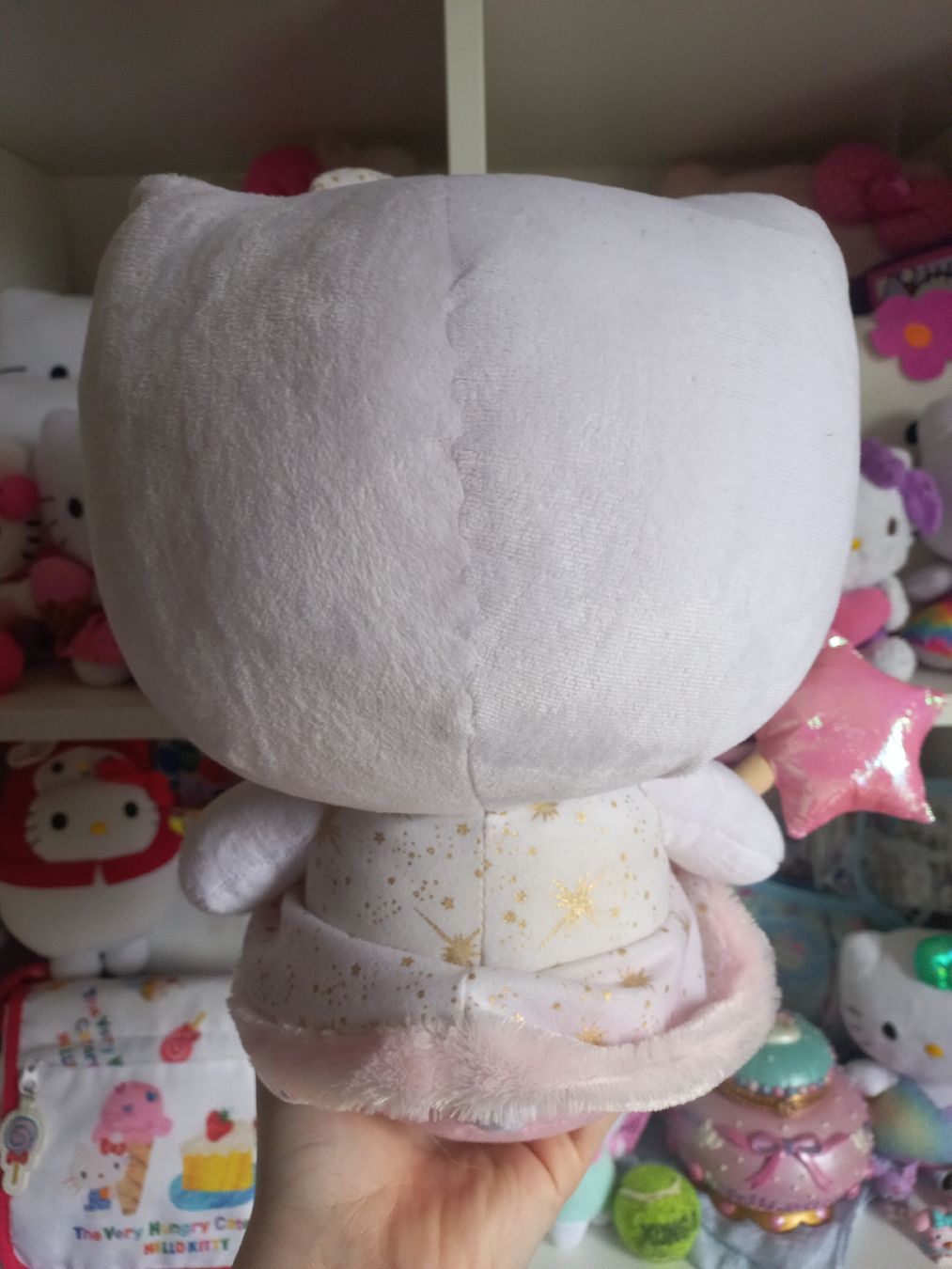 Hello Kitty Giocattoli: Hello Kitty Plüschtier - Sanrio – Usato da Wangen b. Olten venduto da SecondStory4u 1