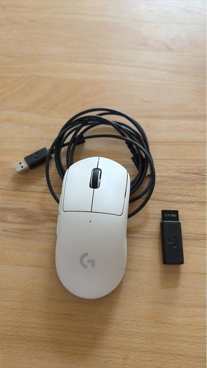 Logitech Maus: Logitech Superlight 2 Gaming Maus weiss gebraucht – Gebraucht aus Unterägeri von gio_r5lp