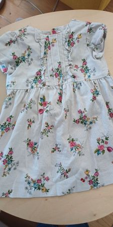 Sommerliches Blumenkleid Zara 104