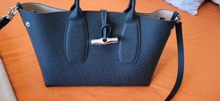 Sac Longchamp bleu en cuir grainé,  neuf..
