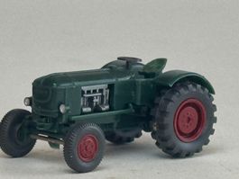 VE1- Wiking Deutz Traktor kieferngrün