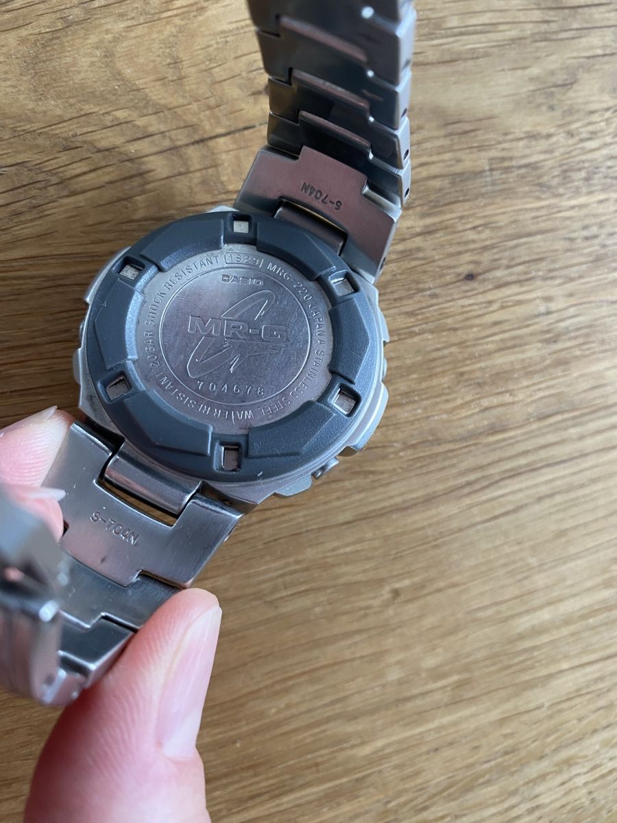 Casio Orologi: Casio G-Shock MRG 220-7, silber – Nuovo (secondo la descrizione) da Zürich venduto da Drengemann 4