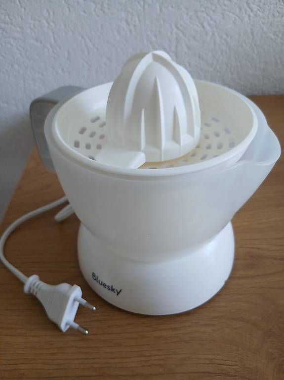 Elettrodomestici da cucina: Presse agrumes électrique neuf – Usato da Préverenges venduto da mel_k6bd