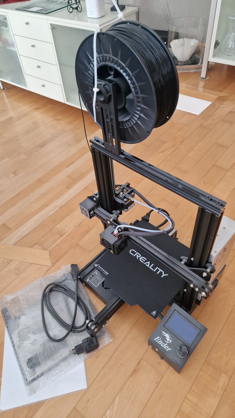 Creality Imprimante 3D: 3D Drucker Creality Ender 3 Pro mit Filament Rolle – D'occasion à Weisslingen par and-lo73 3