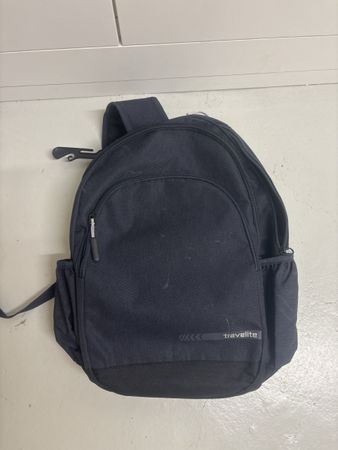 Rucksack Travelite schwarz mit Gebrauchsspuren</div>
