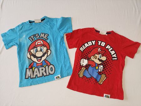 2 Super Mario T-Shirts Gr. 116 (eher 110)