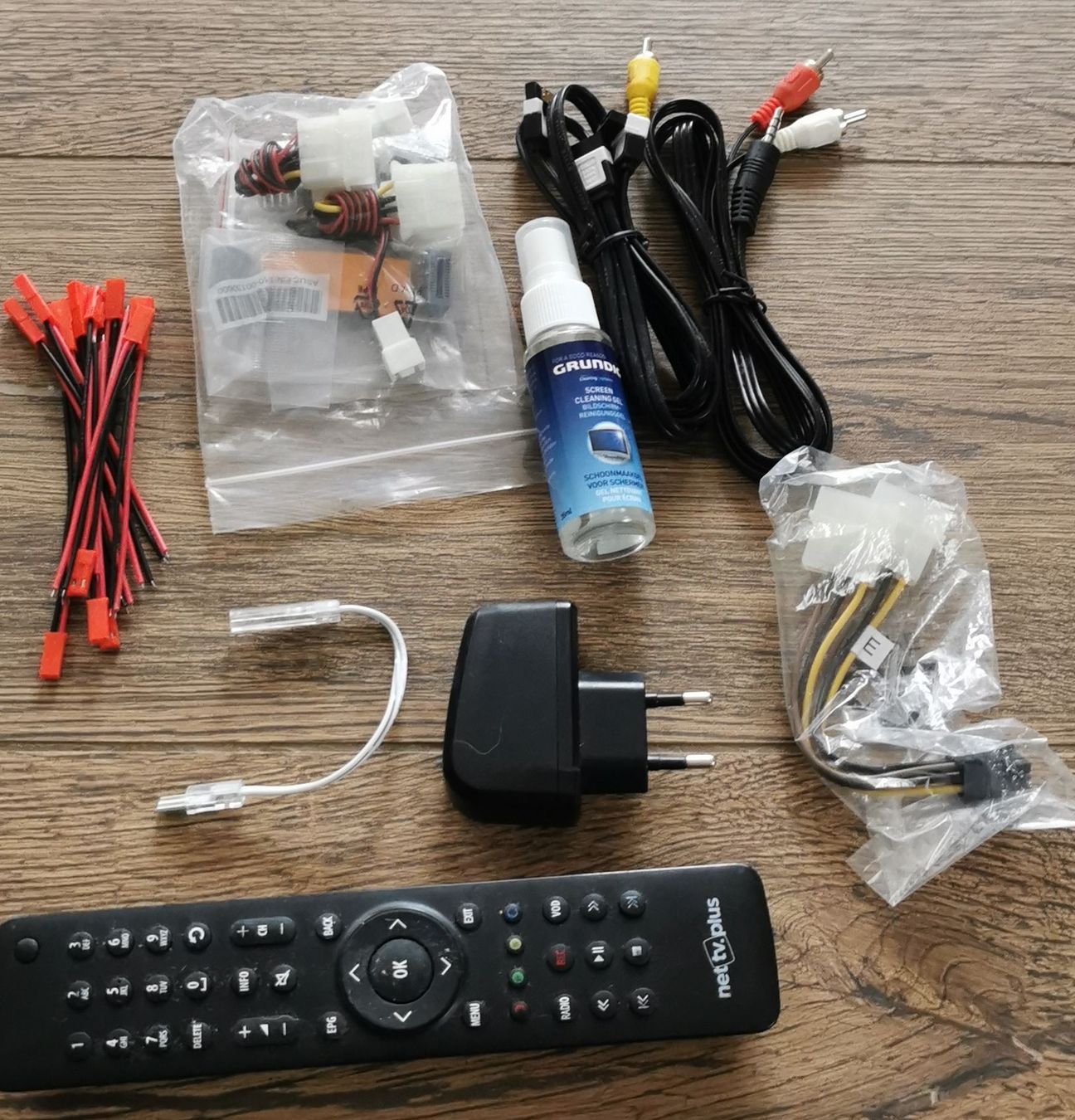 Restposten Set - Universal Fernbedienung, GPS und mehr (Gebraucht) in ...
