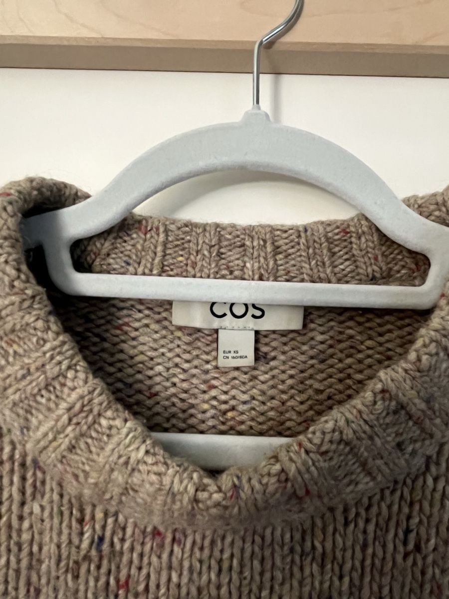 Cos Pullover & Sweatshirts: COS Wollpullover, Grösse XS, Beige Confetti – Gebraucht aus Biel/Bienne von nurrund 2