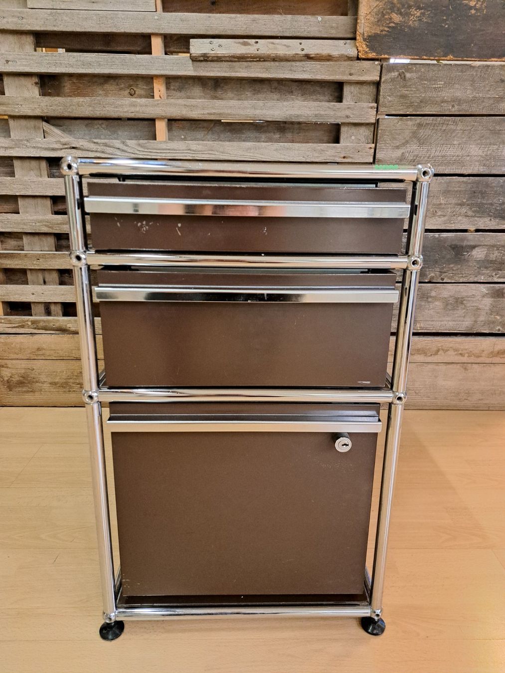 USM Banconi: Original USM Haller Rollkorpus in Dunkelbraun – Usato da Zürich venduto da anna-belle 1
