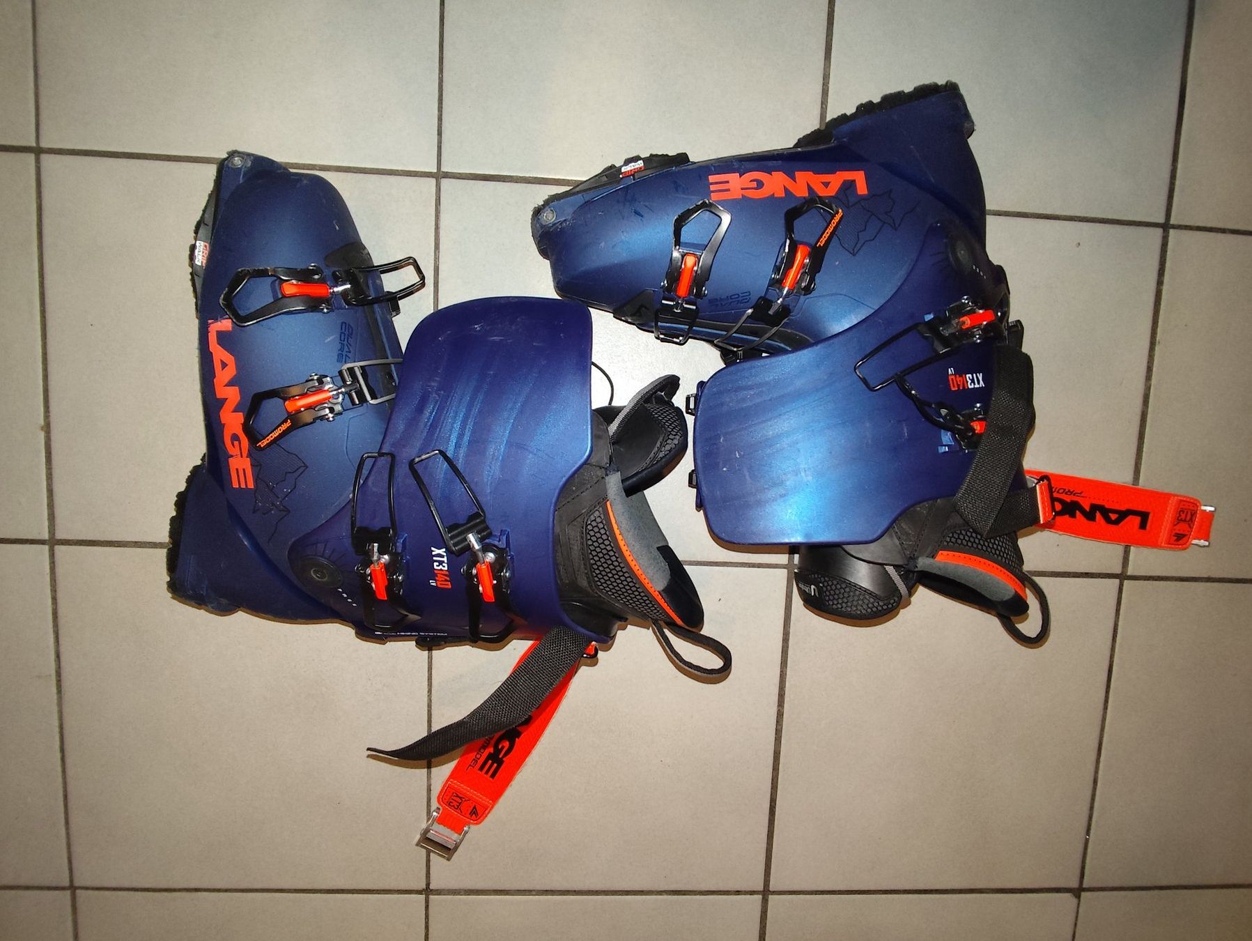 Lange Herrenschuhe: Chaussures ski Lange 28.5 flex 140!!! – Gebraucht aus saviese von mario137 1