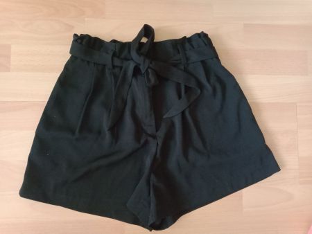 H&M Shorts kurze Hose high waisted mit Bindegürtel Gr. 36
