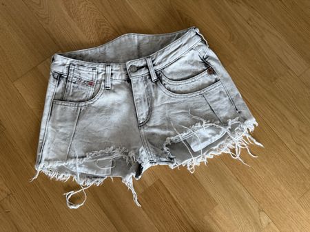 Sexy Diesel Shorts neu, Graue Denim Sommer Hotpants